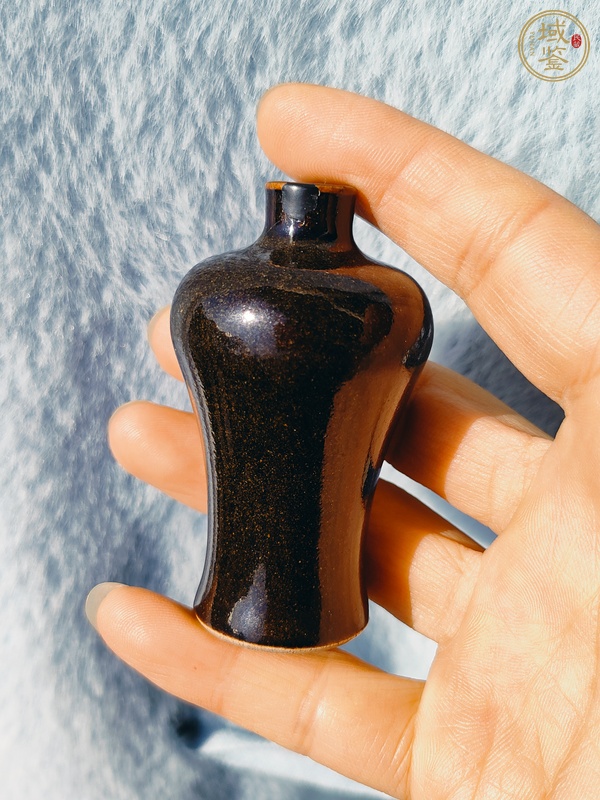 古玩陶瓷茶葉末釉梅瓶型鼻煙壺真品鑒賞圖
