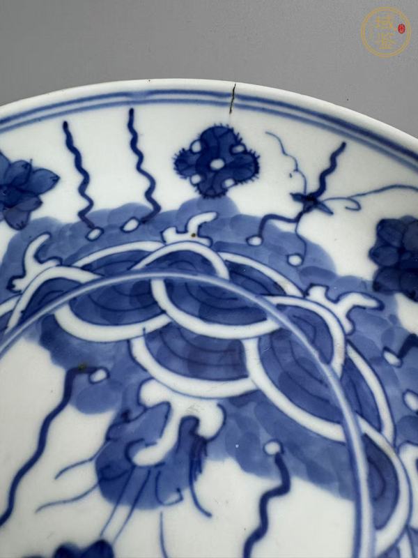 古玩陶瓷清中期青花江崖海水紋盤真品鑒賞圖