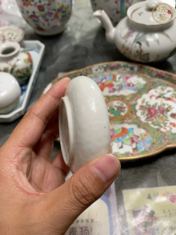 古玩陶瓷晚清白釉水盂真品鑒賞圖