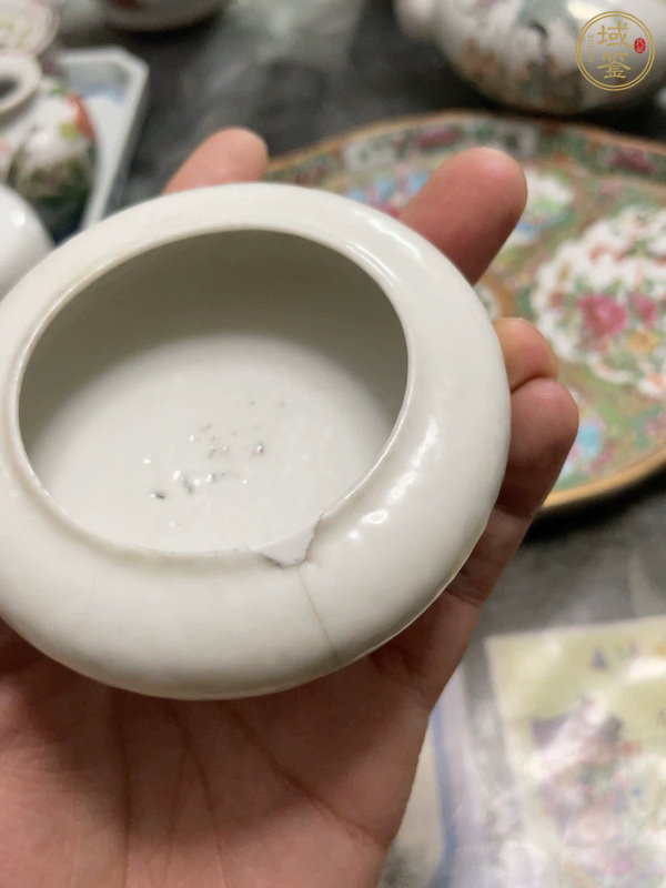 古玩陶瓷晚清白釉水盂真品鑒賞圖