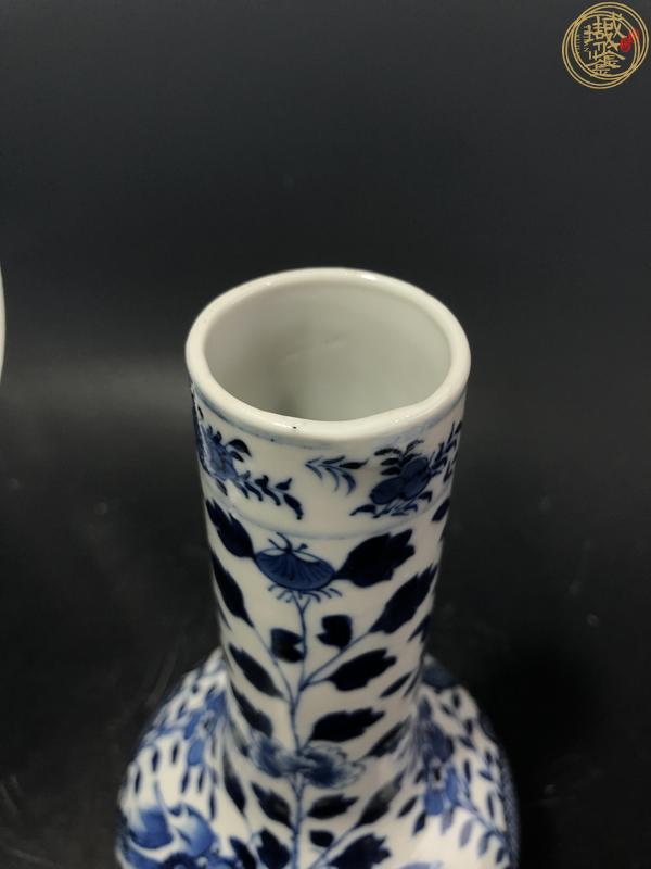 古玩陶瓷青花龍穿花紋長(zhǎng)頸瓶真品鑒賞圖