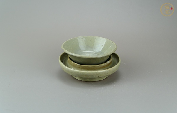 古玩陶瓷龍泉青瓷杯和托真品鑒賞圖
