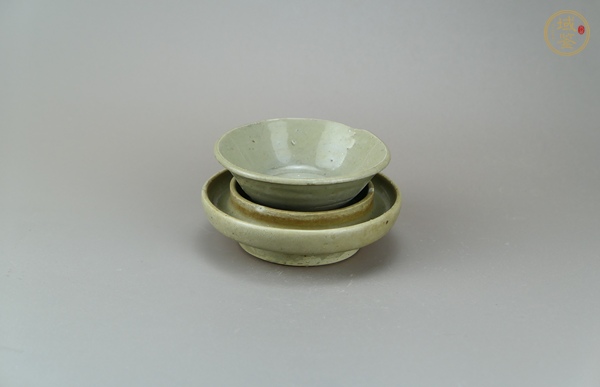古玩陶瓷龍泉青瓷杯和托真品鑒賞圖