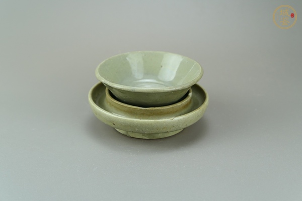 古玩陶瓷龍泉青瓷杯和托真品鑒賞圖