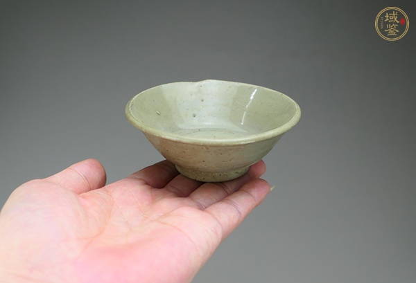 古玩陶瓷龍泉青瓷杯和托真品鑒賞圖