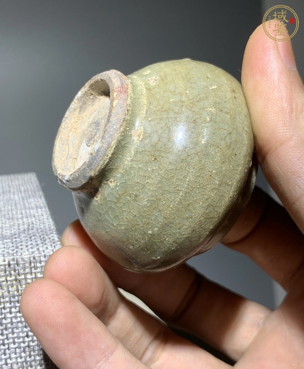 古玩陶瓷龍泉青瓷蓋罐真品鑒賞圖