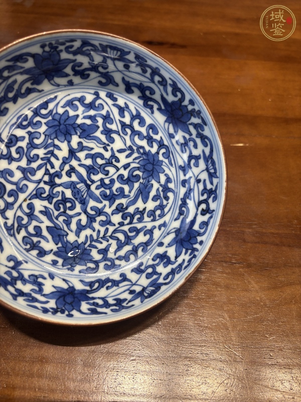 古玩陶瓷青花纏枝花卉紋盤真品鑒賞圖