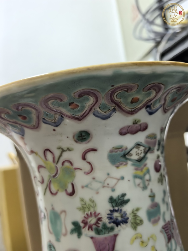 古玩陶瓷博古圖粉彩瓶真品鑒賞圖