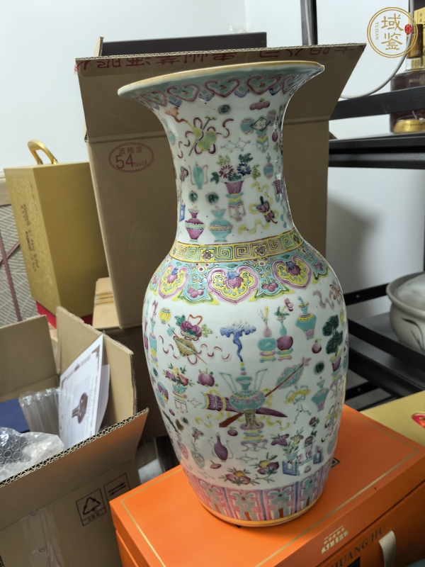 古玩陶瓷博古圖粉彩瓶真品鑒賞圖