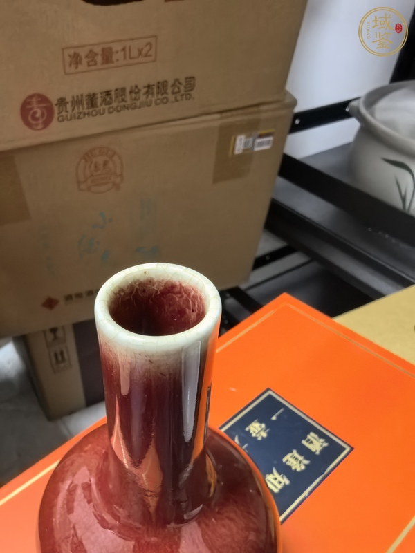 古玩陶瓷紅釉天球瓶真品鑒賞圖