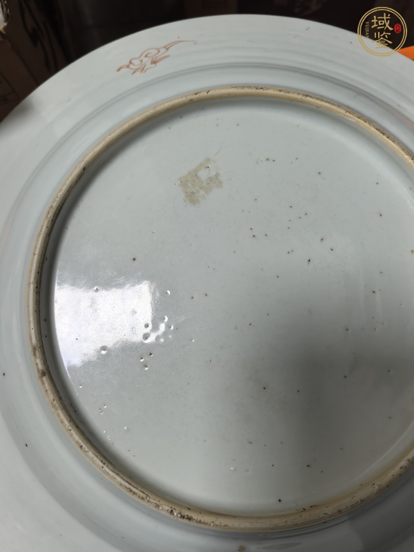 古玩陶瓷花卉紋粉彩盤真品鑒賞圖