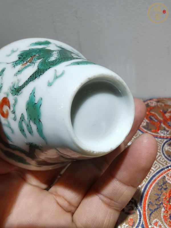 古玩陶瓷粉彩綠龍紋杯真品鑒賞圖