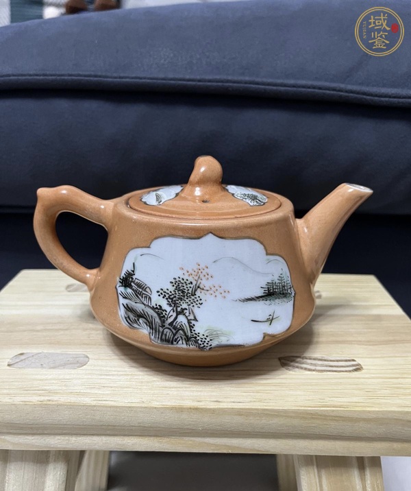 古玩陶瓷色地開光粉彩壺真品鑒賞圖