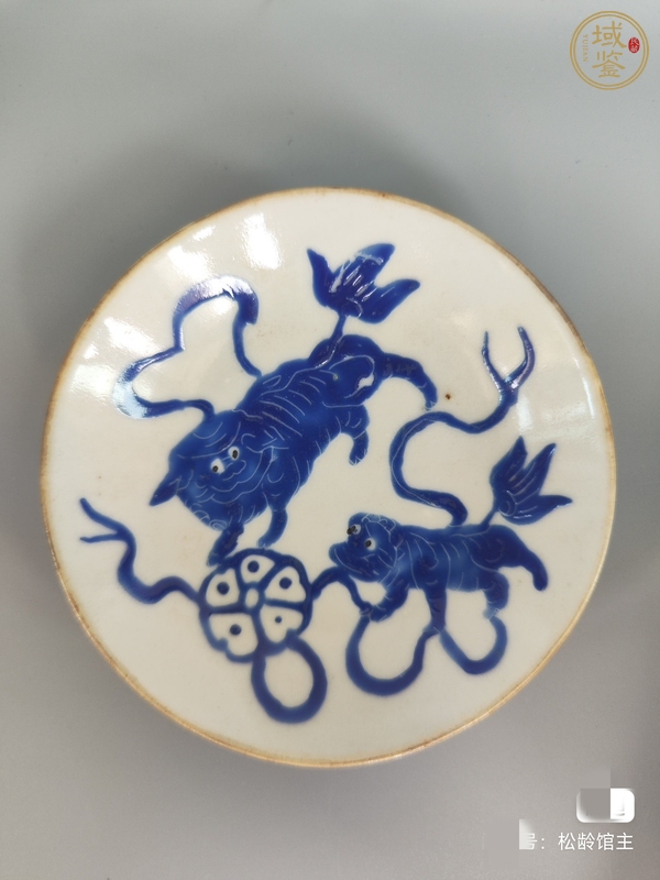 古玩陶瓷藍料獅子紋花口盤真品鑒賞圖