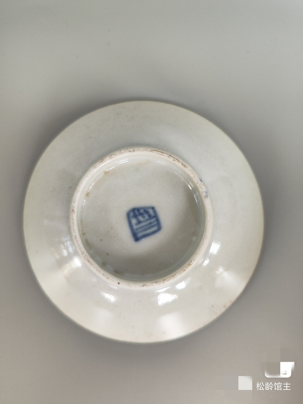 古玩陶瓷清中期藍料彩獅子滾繡球紋花口盤拍賣，當前價格1200元