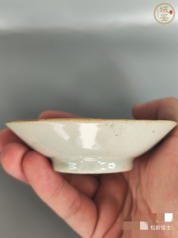 古玩陶瓷藍料獅子紋花口盤真品鑒賞圖