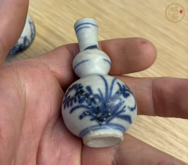 古玩陶瓷花卉紋青花葫蘆瓶真品鑒賞圖