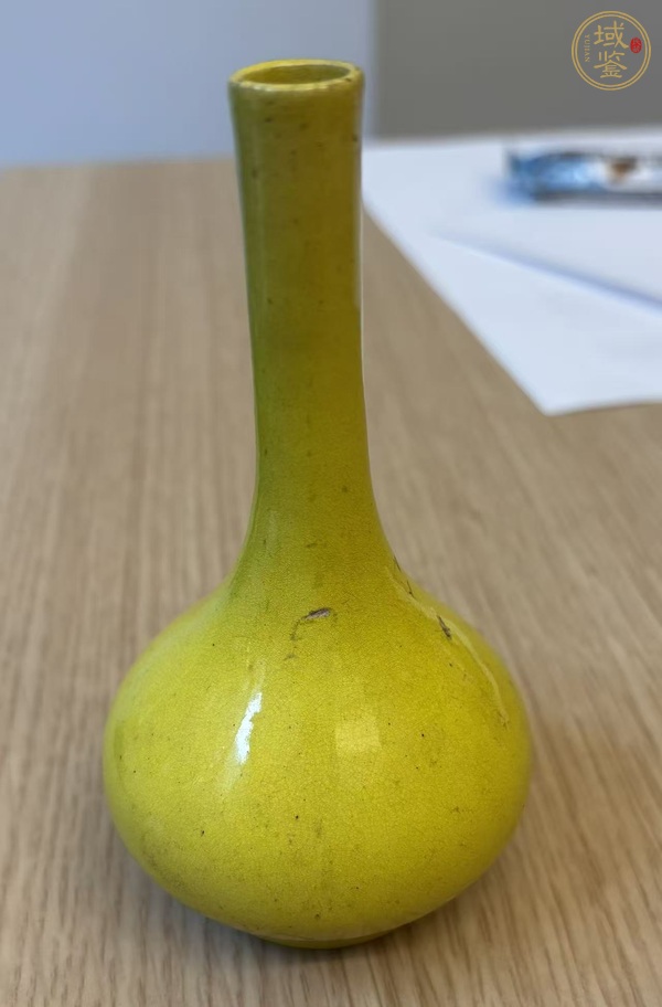 古玩陶瓷黃哥釉長頸瓶真品鑒賞圖