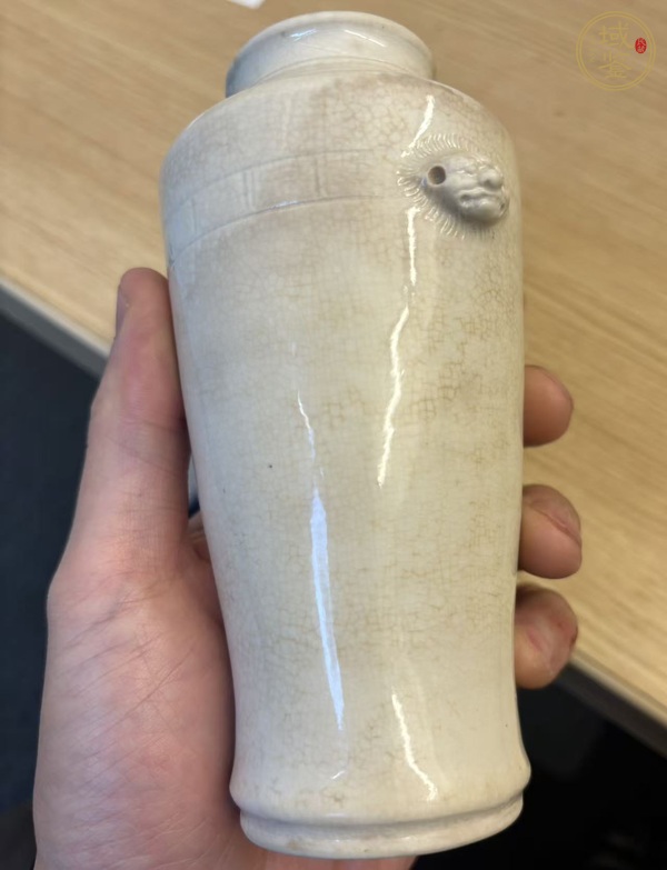古玩陶瓷哥釉獅耳香瓶真品鑒賞圖