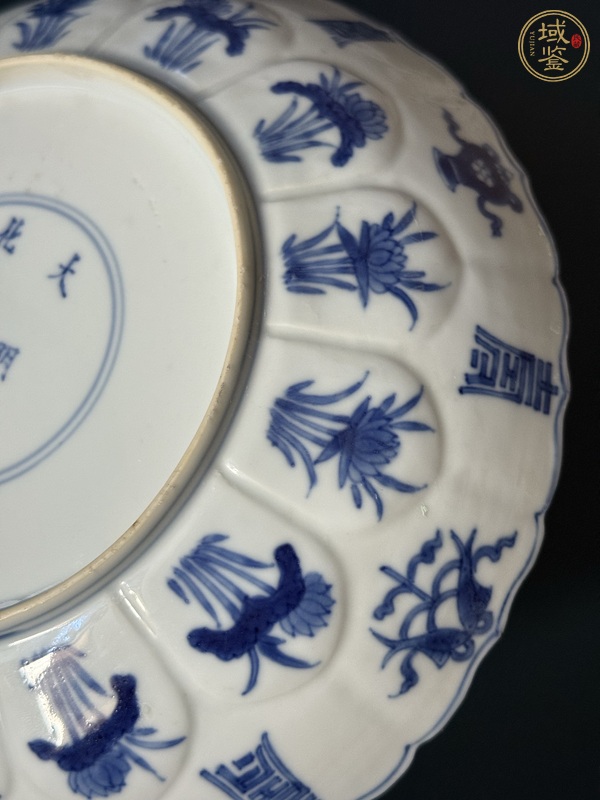 古玩陶瓷仕女紋青花盤真品鑒賞圖