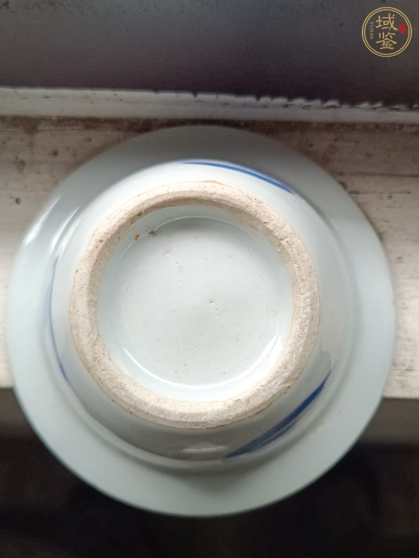古玩陶瓷青花淡描花卉紋折沿盆真品鑒賞圖