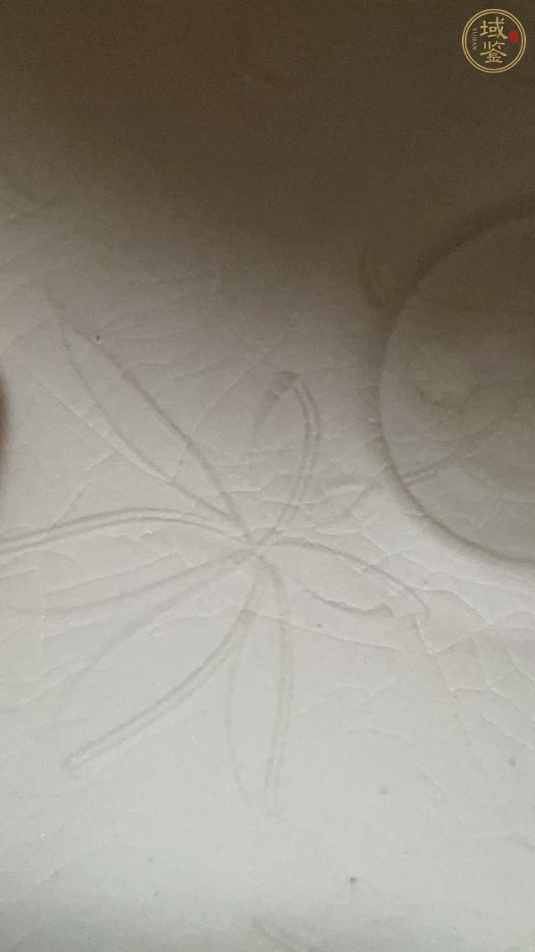 古玩陶瓷南定刻仰蓮紋碗真品鑒賞圖