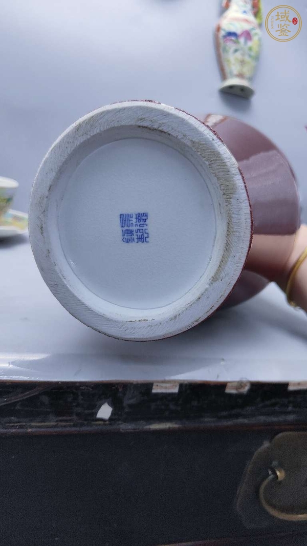 古玩陶瓷觀音瓶真品鑒賞圖