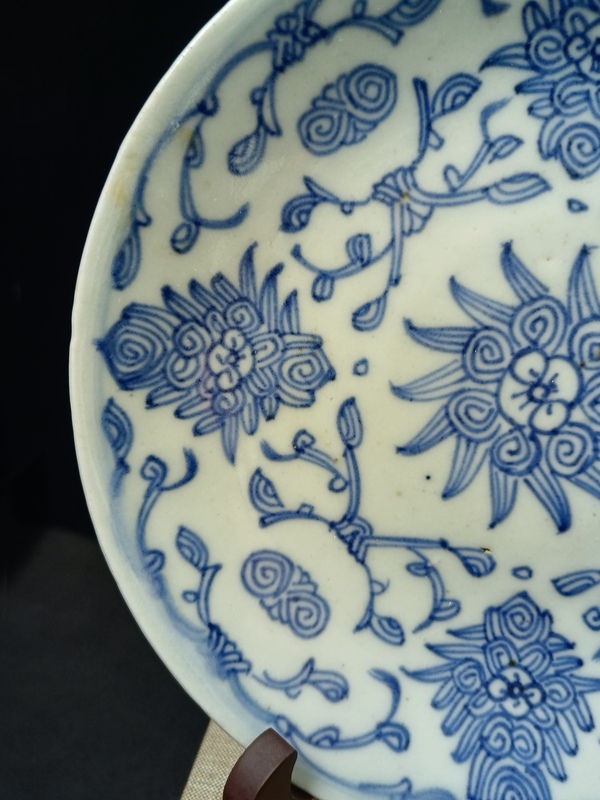 古玩陶瓷（全品）清中期嘉道青花纏枝蓮花卉盤(pán)直徑18.5cm拍賣，當(dāng)前價(jià)格550元