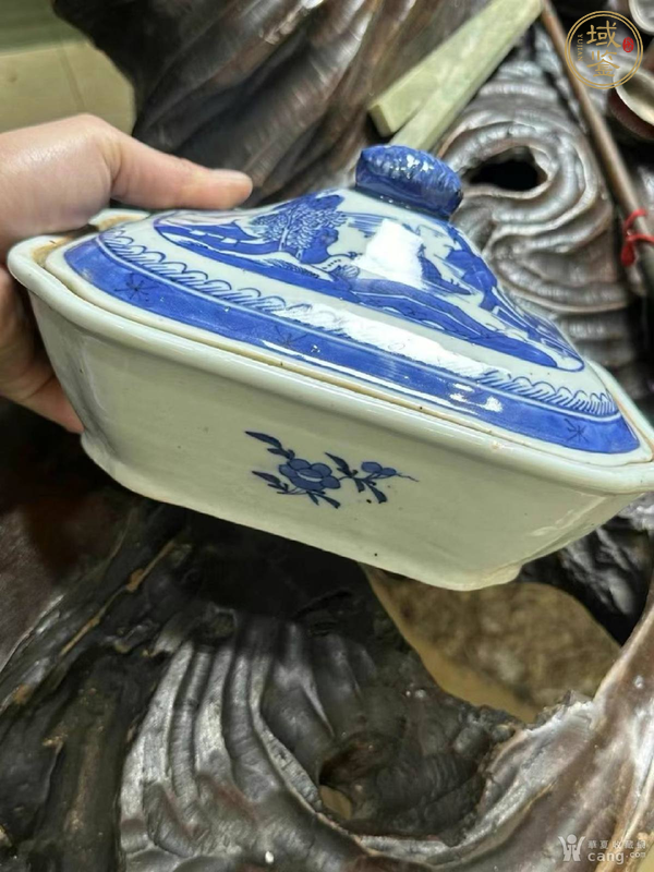 古玩陶瓷青花山水紋蓋缸真品鑒賞圖
