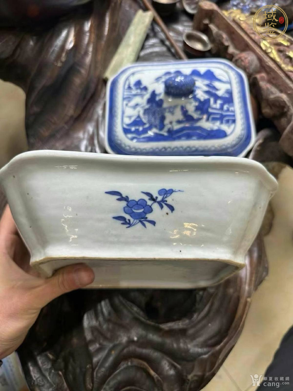 古玩陶瓷青花山水紋蓋缸真品鑒賞圖