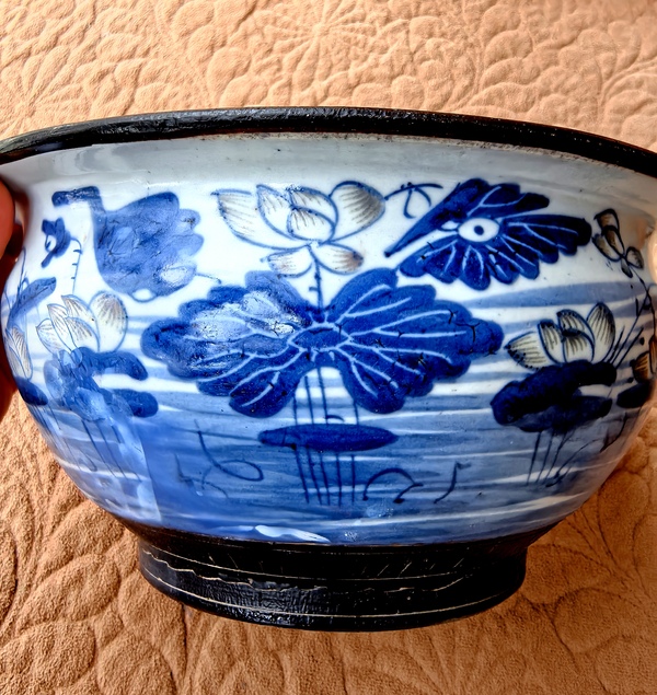 古玩轉(zhuǎn)賣清中期青花釉里紅荷蓮圖香爐拍賣，當(dāng)前價(jià)格350元