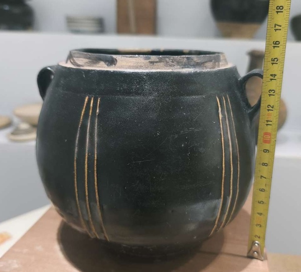 古玩陶瓷線條罐拍賣，當(dāng)前價(jià)格3200元