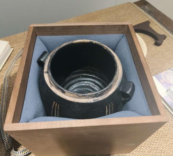 古玩陶瓷線條罐拍賣，當(dāng)前價(jià)格3200元