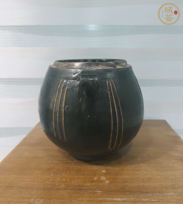 古玩陶瓷線條罐真品鑒賞圖