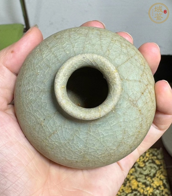 古玩陶瓷龍泉青瓷水盂真品鑒賞圖