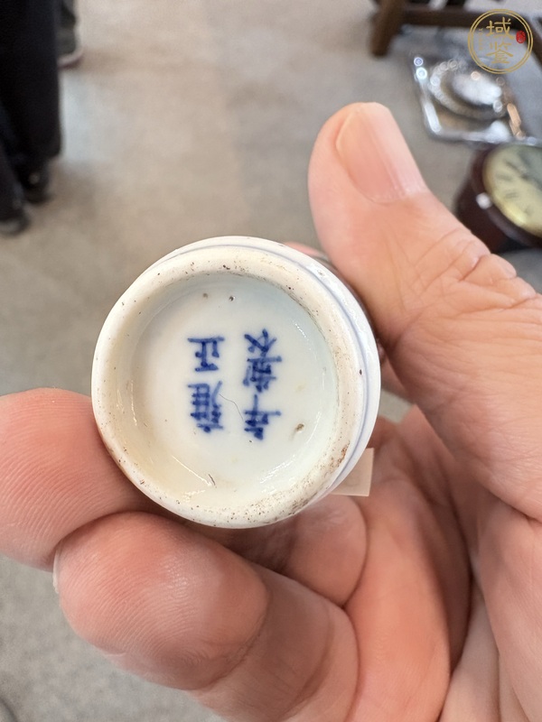 古玩陶瓷皮球花青花鼻煙壺真品鑒賞圖