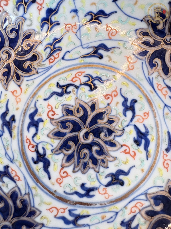 古玩陶瓷花卉紋盤真品鑒賞圖