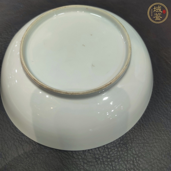 古玩陶瓷花卉紋粉彩盤真品鑒賞圖