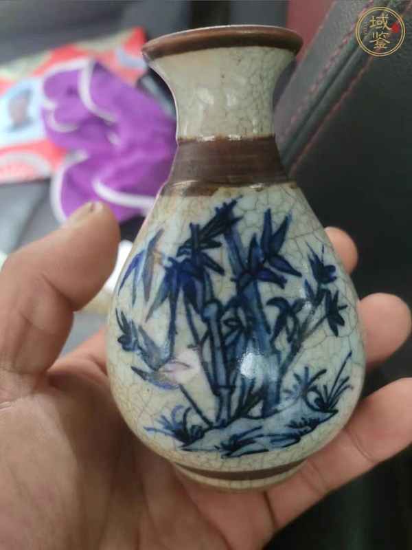 古玩陶瓷哥釉青花花卉紋瓶真品鑒賞圖