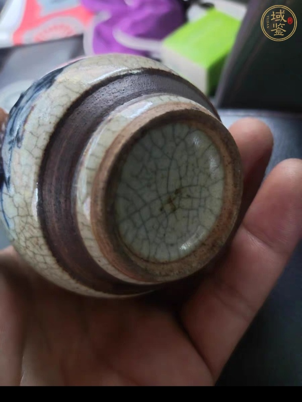 古玩陶瓷哥釉青花花卉紋瓶真品鑒賞圖