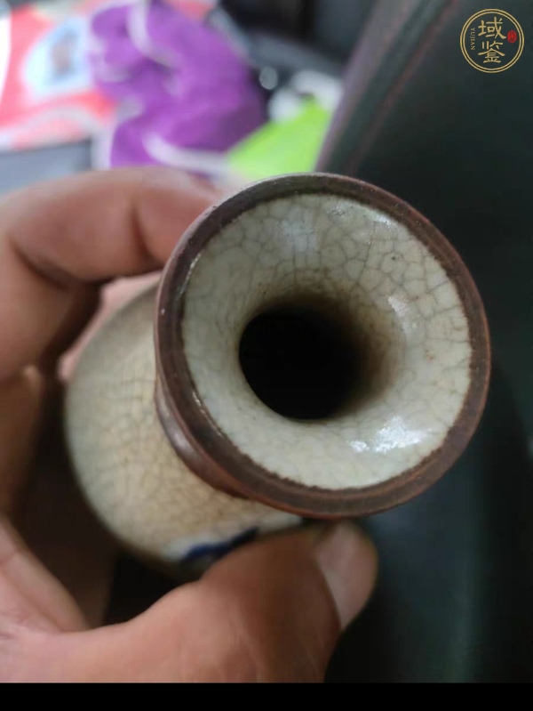 古玩陶瓷哥釉青花花卉紋瓶真品鑒賞圖