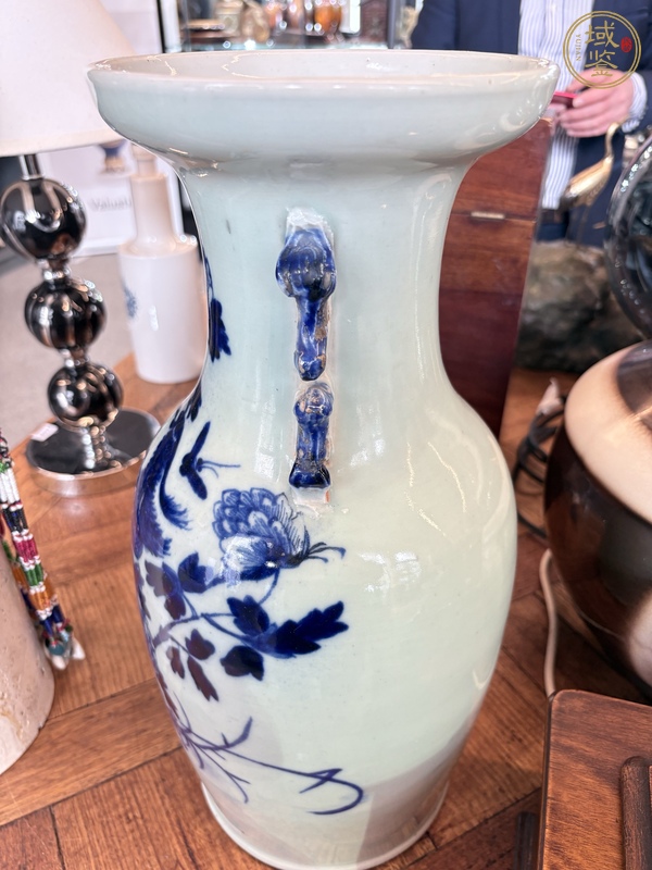 古玩陶瓷花鳥(niǎo)紋青花瓶真品鑒賞圖