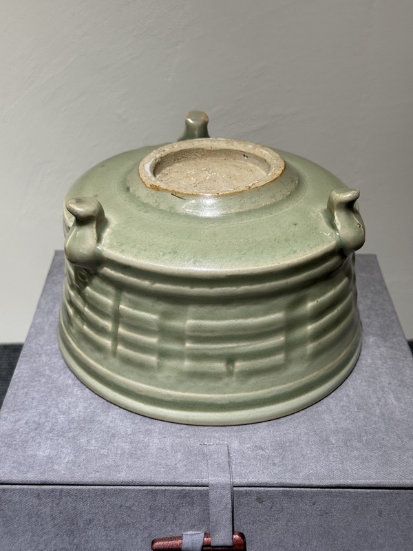 古玩陶瓷龍泉青瓷行爐拍賣，當前價格48000元