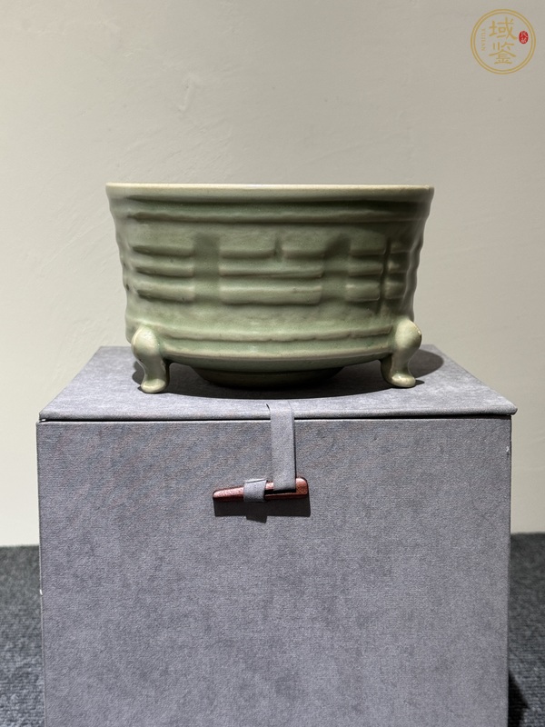 古玩陶瓷龍泉青瓷行爐真品鑒賞圖
