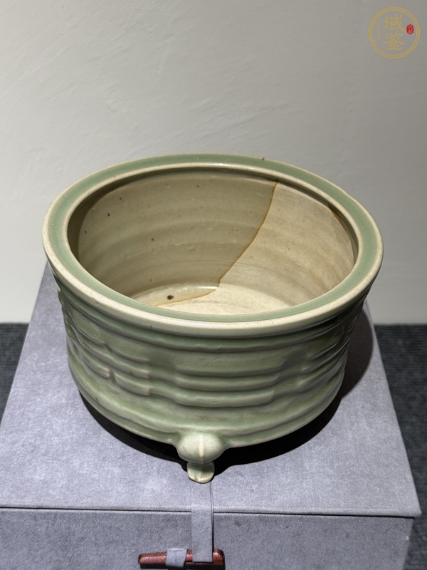 古玩陶瓷龍泉青瓷行爐真品鑒賞圖