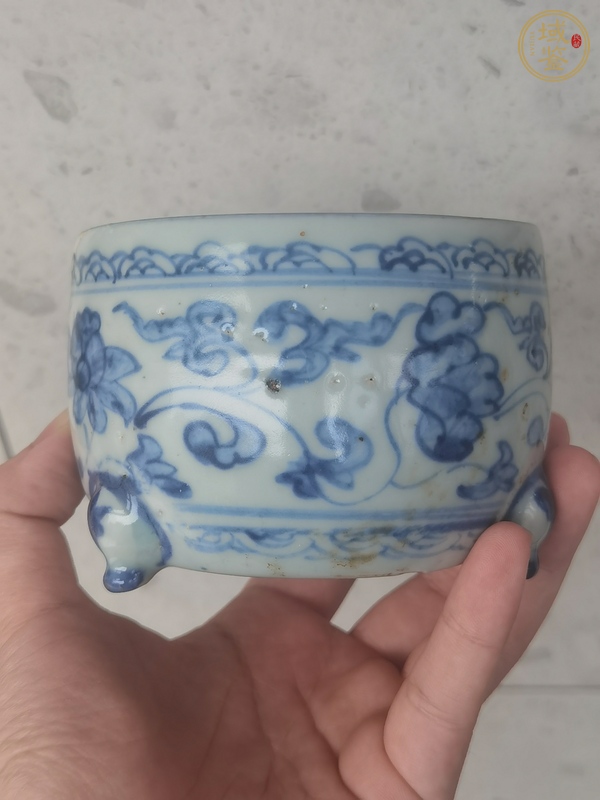 古玩陶瓷明代成化至弘治青花纏枝花卉紋爐真品鑒賞圖