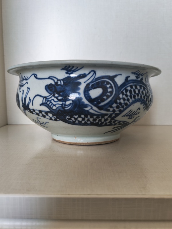 古玩轉(zhuǎn)賣清早期青花龍紋香爐拍賣,當(dāng)前價(jià)格9800元