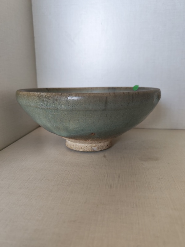 古玩轉(zhuǎn)賣元代月白釉鈞瓷碗拍賣，當(dāng)前價(jià)格888元