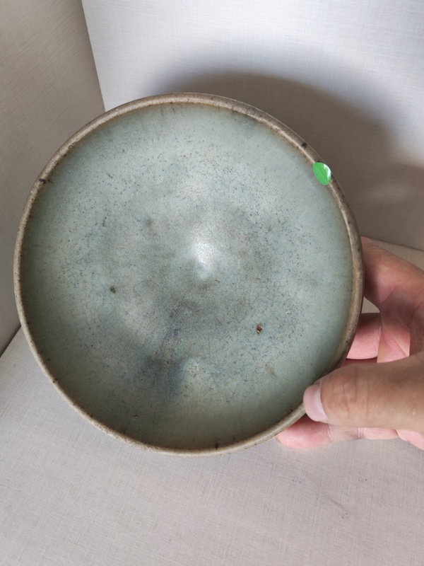古玩陶瓷元代月白釉鈞瓷碗拍賣(mài)，當(dāng)前價(jià)格1694元