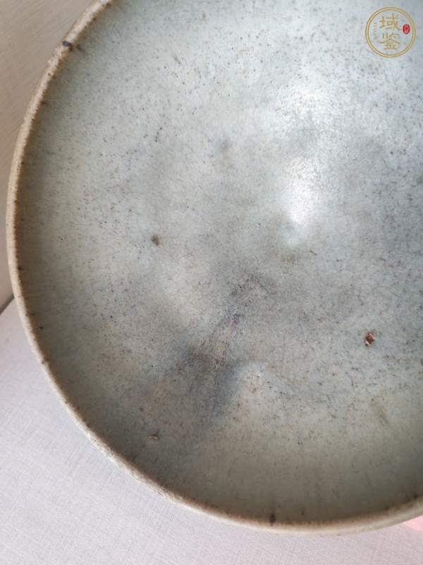 古玩陶瓷元代月白釉鈞瓷碗真品鑒賞圖